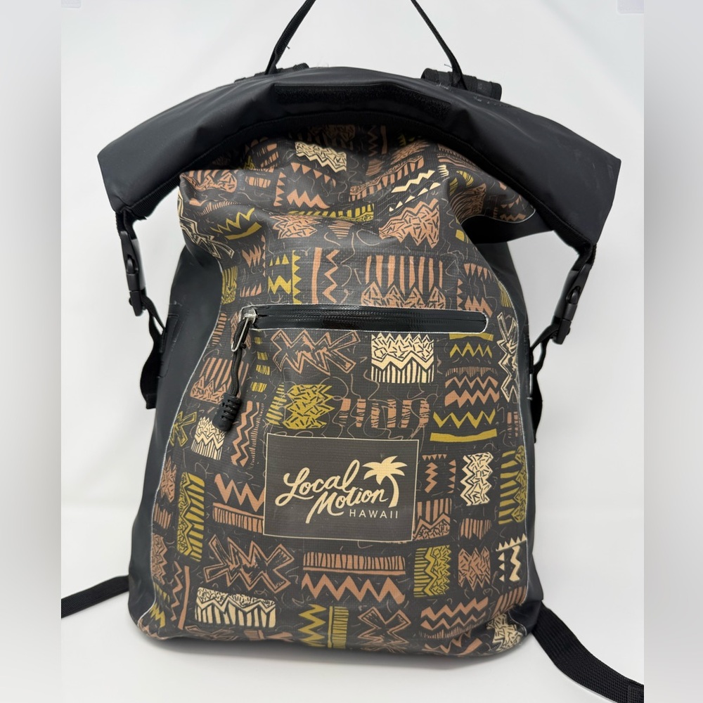 Local Motion Hawai’i Black and Brown Patterned Waterproof Bag - Picture 2 of 15